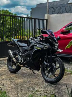 Jual bekas Honda CBR 150R fi CBU Thailand,lokasi di Kebon Jeruk