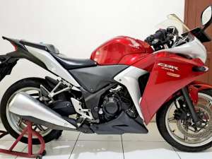 Jual bekas HONDA CBR 250R Th.2011 Build up Thailand seperti Baru,lokasi di Daan Mogot