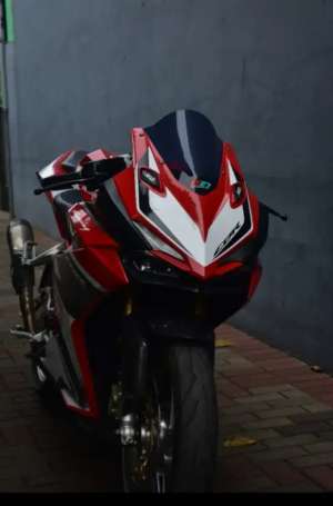 Jual bekas Honda Cbr 250rr,lokasi di Andir