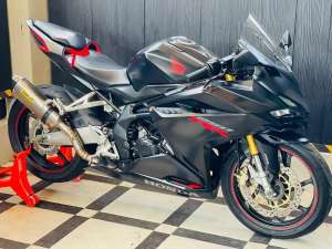 Jual bekas Honda cbr-250rr abs cbr250rr abs cbr 250 rr abs cbr 250 abs babby rr,lokasi di Sukolilo