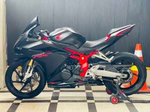 Jual bekas Honda cbr-250rr abs honda cbr250 rr abs babby rr abs cbr250 abs,lokasi di Sukodono