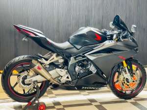 Jual bekas Honda cbr-250rr black matte babby rr cbr 250 rr cbr 250 cbr250,lokasi di Rungkut