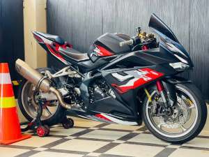 Jual bekas Honda cbr250 full modif honda cbr250rr modif babby rr modif cbr 250 rr,lokasi di Pakuwon