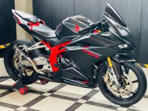 Jual bekas Honda cbr250rr abs red chasis cbr 250rr abs cbr250 rr abs cbr 250 abs,lokasi di Rungkut