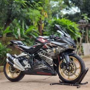Jual bekas HONDA CBR250RR ABS SP QS 2020 SAMURAI X GARUDA KM LOW TIPE LANGKA,lokasi di Daan Mogot