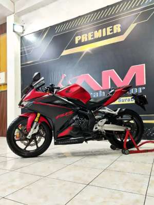 Jual bekas Honda CBR250RR ABS SP TH 2022 MERAH HITAM SUPER CAKEP NO MINUS,lokasi di Mayjen Sungkono