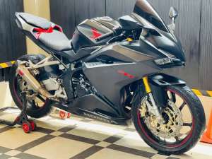 Jual bekas Honda cbr250rr black matte babby rr 250 cbr-250rr cbr 250 rr non abs,lokasi di Tandes