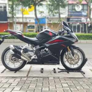 Jual bekas HONDA CBR250RR NON ABS 2016 BLACK KM LOW ISTIMEWA PAJAK HIDUP,lokasi di Gading Serpong