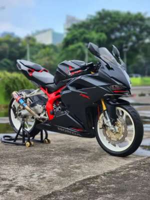 Jual bekas Honda CBR250RR NON ABS Black,lokasi di Kemayoran