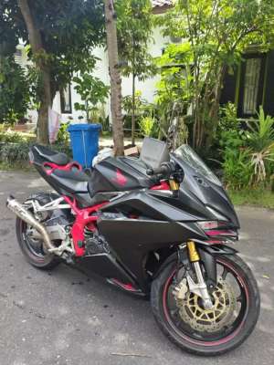 Jual bekas HONDA CBR250RR TAHUN 2019,lokasi di Mataram