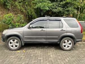 Jual bekas Honda CR-V 2003plat z Garut ada bandung,lokasi di 