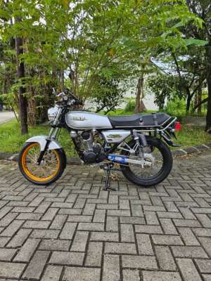 Jual bekas Honda GL 125 SILVER Basic Megapro 2002 SILVER,lokasi di Jonggol