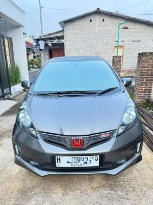 Jual bekas Honda Jazz RS 2013 - Istimewa,lokasi di 