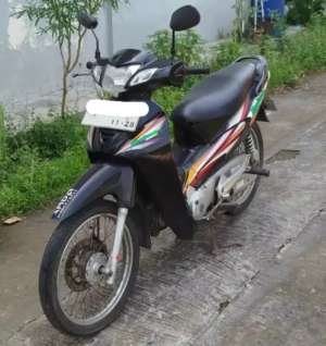 Jual bekas honda kharisma 125D tahun 2003,lokasi di Ciputat Timur
