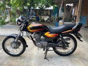 Jual bekas Honda MegaPro 2001 Original,lokasi di Benjeng