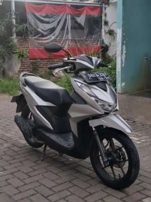 Jual bekas HONDA NEW BEAT DELUXE 2021 KM 26rb,lokasi di Ciwidey