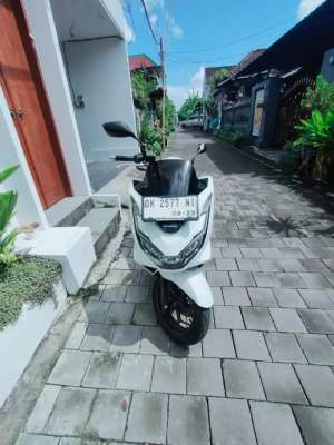 HONDA NEW PCX 160 CBS 2024 PUTIH LOW KM lokasi di Denpasar Timur, tersedia melalui melalui situs Olx