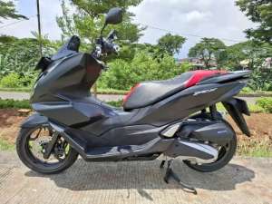 Jual bekas Honda PCX 160cc tahun 2021 pajak panjang siap pakek,lokasi di Cakung