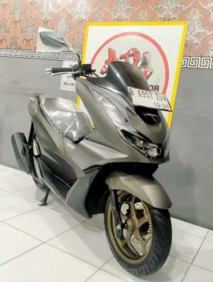 Jual bekas Honda PCX ABS Tahun 2024 Pajak Panjang Febuari 2026 Full Original,lokasi di Cimanggis