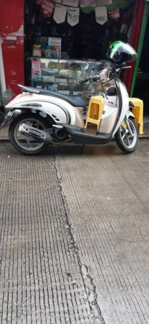 Jual bekas Honda Scoopy 2013 karburator,lokasi di Tambora