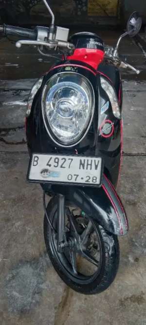 Jual bekas Honda Scoopy fi 2013 pajak on,lokasi di Tangerang
