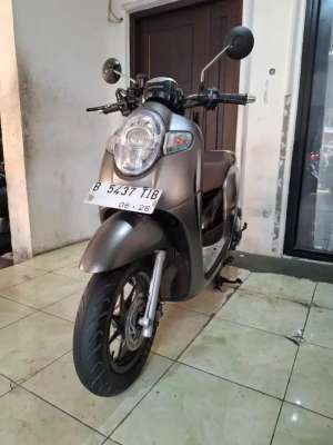 Jual bekas HONDA SCOOPY STYLISH CBS ISS 2018, TERMASUK BBN, ABU DOFF ISTIMEWA,lokasi di Kebayoran Lama
