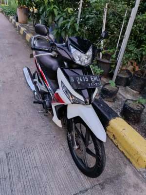 Jual bekas Honda Supra X 125 FI CW DD 2015,lokasi di Kelapa Gading