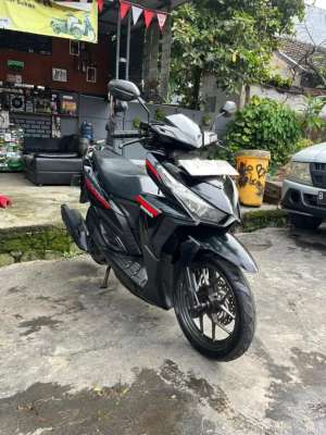 Jual bekas Honda Vario 125 LED OLD ISS 2017,lokasi di Medan Satria