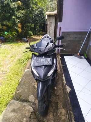Jual bekas Honda Vario Led 125 tahun 2016 flat F kab.Bogor,lokasi di Sukaraja