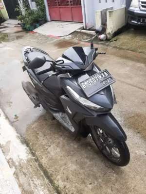 Jual bekas Honda Vario LED 150 2015 ss lengkap mesin bagus plat Bekasi Kota,lokasi di Bekasi Utara