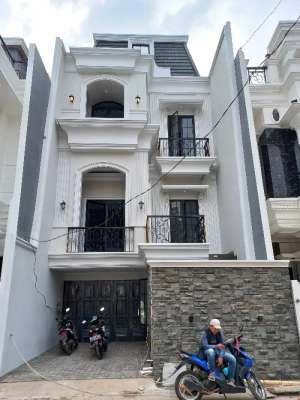 HUNIAN MEWAH LUX EROPA CLASSIC WARUNG SILAH DEKAT TOL BRIGIF lokasi di Jagakarsa, tersedia melalui melalui situs Olx