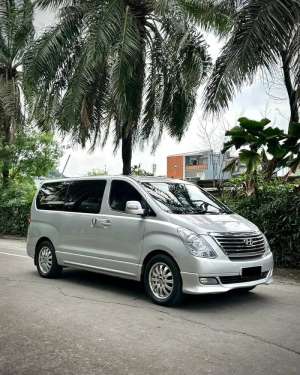 Jual bekas Hyundai H1 2.4 Royale 2013,lokasi di 