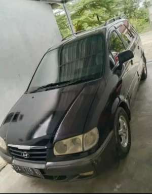 Jual bekas Hyundai trajet 2.0 THN 2006,lokasi di 