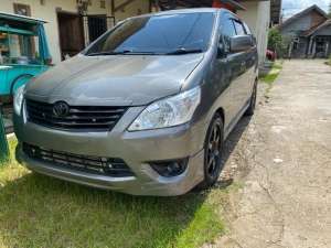 Jual bekas Innova diesel AT 2011 grand new,lokasi di 