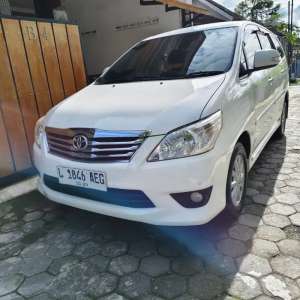 Jual bekas innova V Diesel matic 2012 akhir,lokasi di 