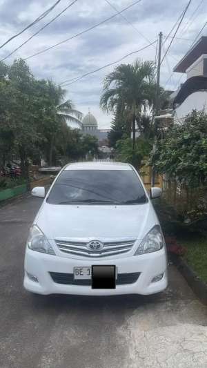 Jual bekas Innova V Solar 2011 Matic Diesel AT Putih Kijang,lokasi di 