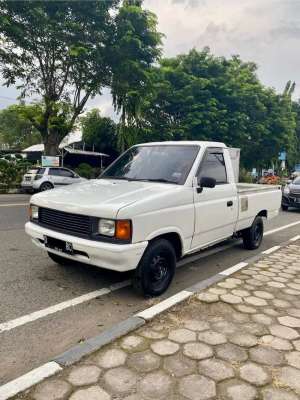 Jual bekas Isuzu Panther Pick Up 2.3cc Tgn k2,lokasi di 