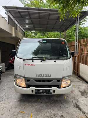 Jual bekas Isuzu Traga Box 2019 Low KM,lokasi di 