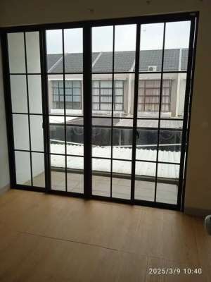 J Di Jual Rumah Green lake city Cluster East Asia 4x12 lokasi di Cengkareng, tersedia melalui melalui situs Olx