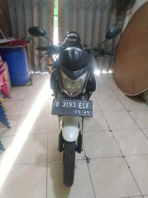 Jual bekas JUAL ATAU TT CB 150R 2015,lokasi di Cilodong