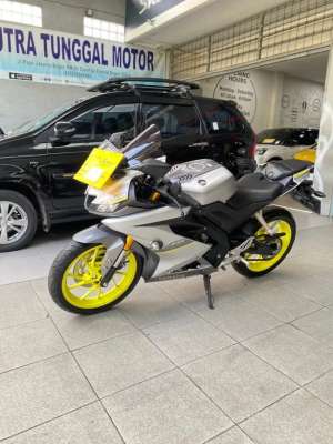 Jual bekas Jual cash kredit r15 v3 km low,lokasi di Cibinong