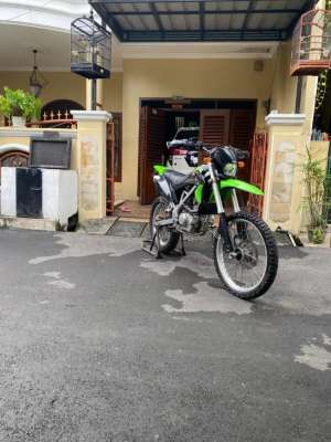 Jual bekas Jual cepar KLX BF th2018, SS Komplit ada faktur, mesin standar,lokasi di Bekasi Barat