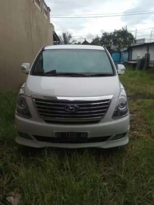 Jual bekas Jual hyundai h1 diesel royal tahun 2013.,lokasi di 
