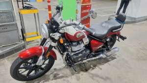 Jual bekas Jual Royal Enfield Super Meteor 650 Red Limited Edition,lokasi di Pagedangan