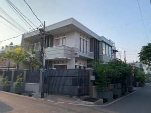 JUAL RUMAH BAGUS 2 LANTAI SIAP HUNI DI CIDENG JAKARTA BARAT lokasi di Gambir, tersedia melalui melalui situs Olx