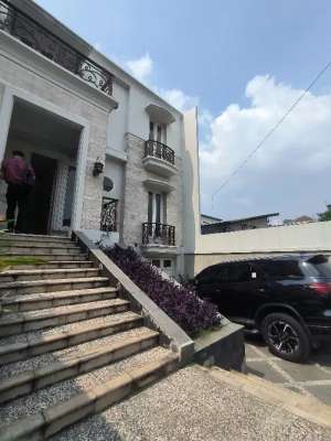 jual rumah baru bebas banjir strategis di Cawang otista Jakarta lokasi di Kramat Jati, tersedia melalui melalui situs Olx