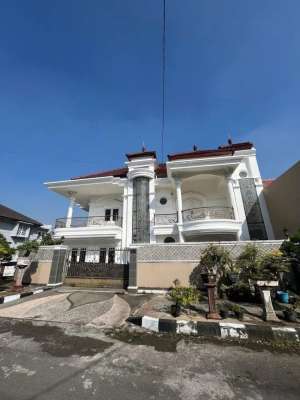 JUAL RUMAH CLASSIC MEWAH DI NGINDEN INTAN TIMUR SURABAYA Tjin2Area lokasi di Sukolilo, tersedia melalui melalui situs Olx