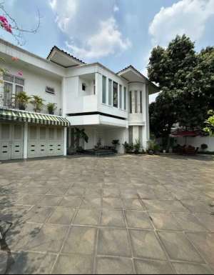 JUAL RUMAH MEWAH 2 LANTAI SIAP HUNI DI BANGKA KEMANG JAKARTA SELATAN lokasi di Mampang Prapatan, tersedia melalui melalui situs Olx