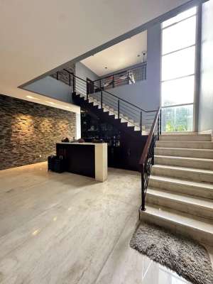 Jual Rumah Mewah Puri Indah, Luas Bangunan 2 Lantai lokasi di Kembangan, tersedia melalui melalui situs Olx