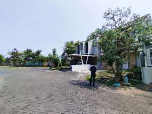 JUAL RUMAH MURAH 2 LT, PERUMAHAN SAFIRA GARDEN, SIDOARJO lokasi di Buduran, tersedia melalui melalui situs Olx